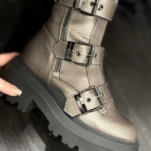 Brand new GUESS Boots !